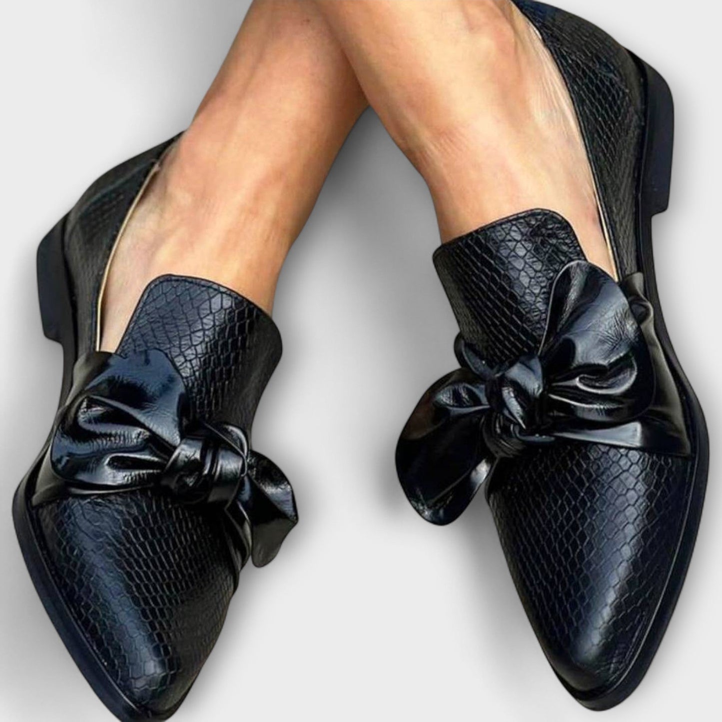 Cleo Dames Loafers Zwart | Elegante Strikdetails, Comfortabel
